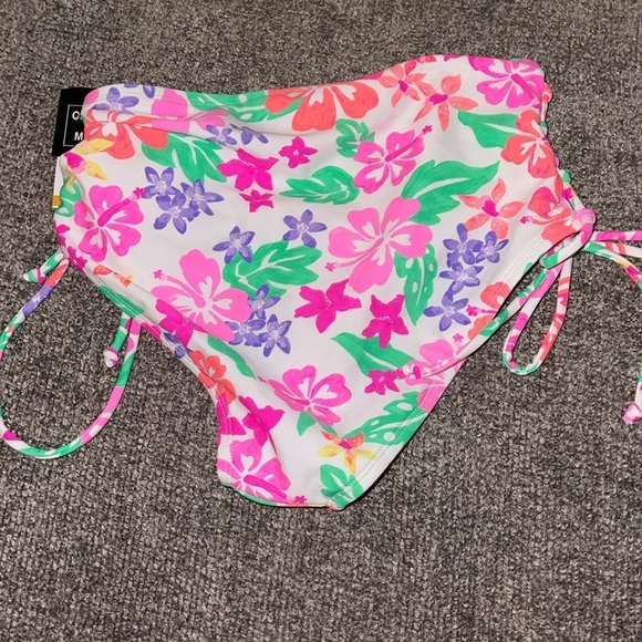 ๐5/$25๐ California Waves Small NWT bikini bottoms - Picture 4 of 5